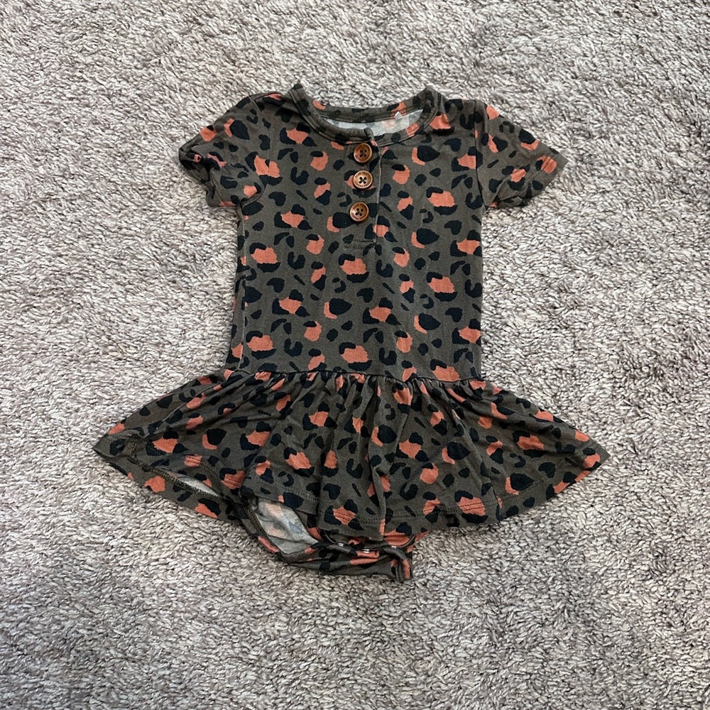 Posh Peanut 6-12mo Olive Leopard Bodysuit Twirl